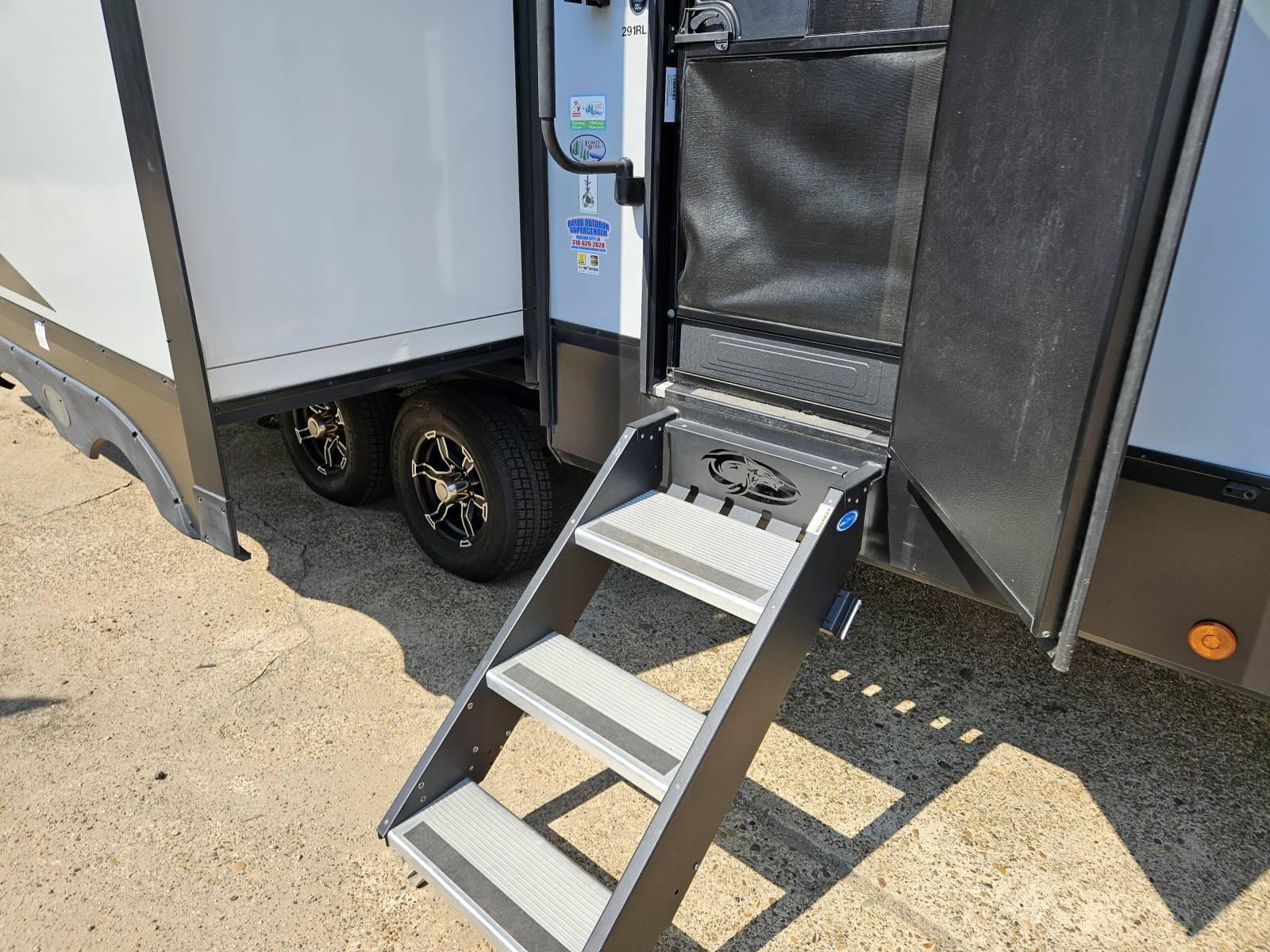 2023 Forest River 2023 Forest River Cherokee Arctic Wolf - thumbnail 24