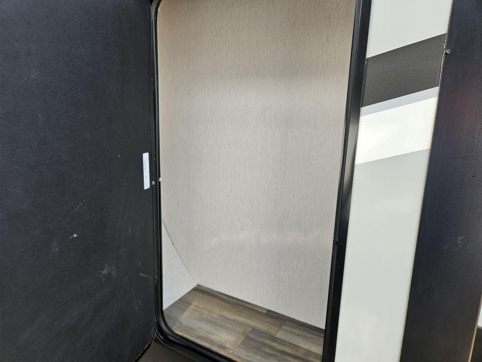 2023 Forest River 2023 Forest River Cherokee Arctic Wolf - thumbnail 28