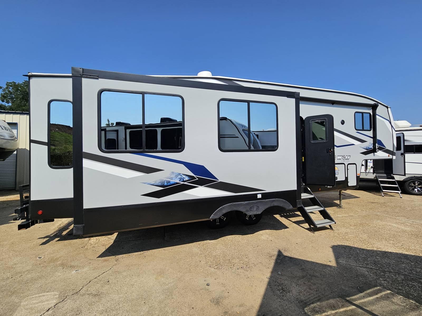 2023 Forest River 2023 Forest River Cherokee Arctic Wolf - thumbnail 29