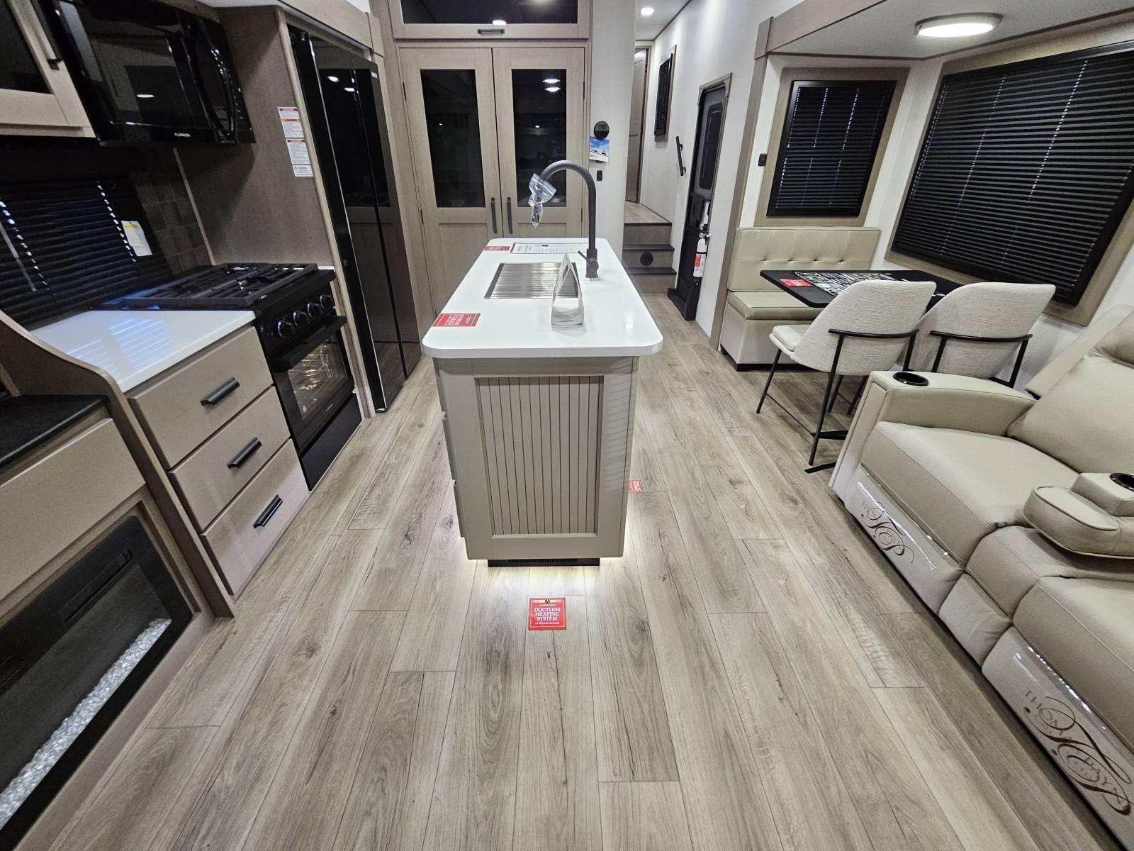 2026 Grand Design 2026 Grand Design Reflection - thumbnail 5