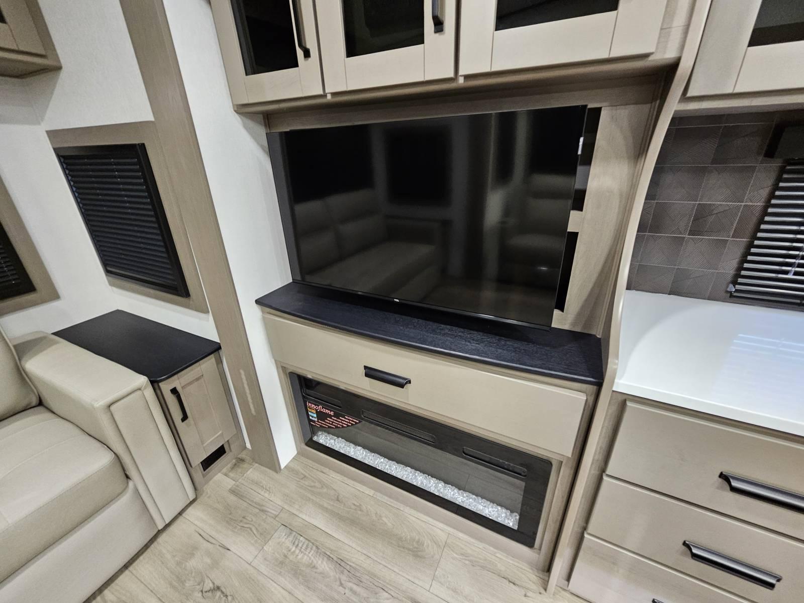 2026 Grand Design 2026 Grand Design Reflection - thumbnail 8