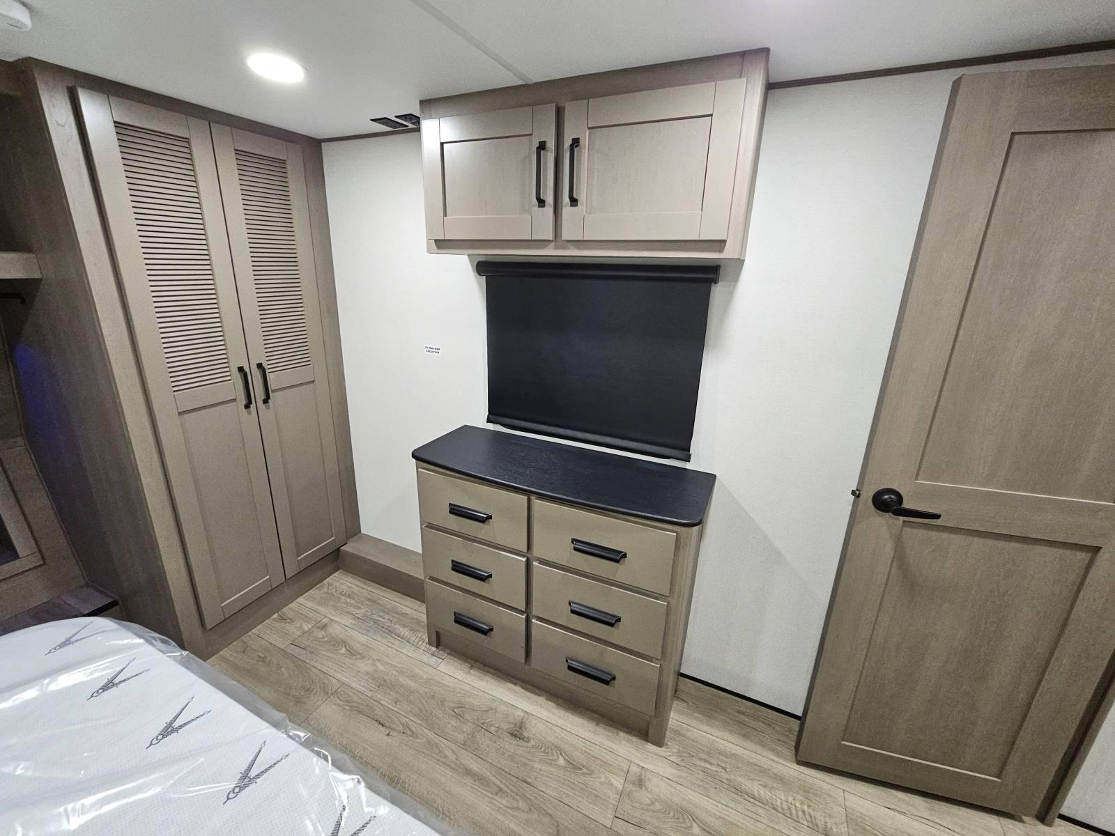 2026 Grand Design 2026 Grand Design Reflection - thumbnail 17