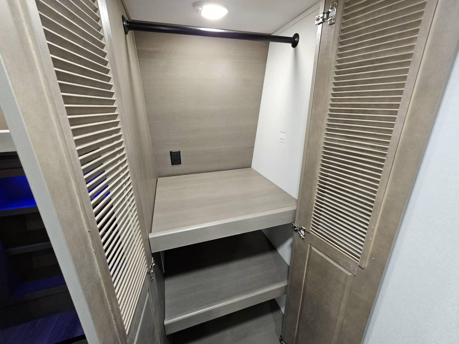 2026 Grand Design 2026 Grand Design Reflection - thumbnail 19