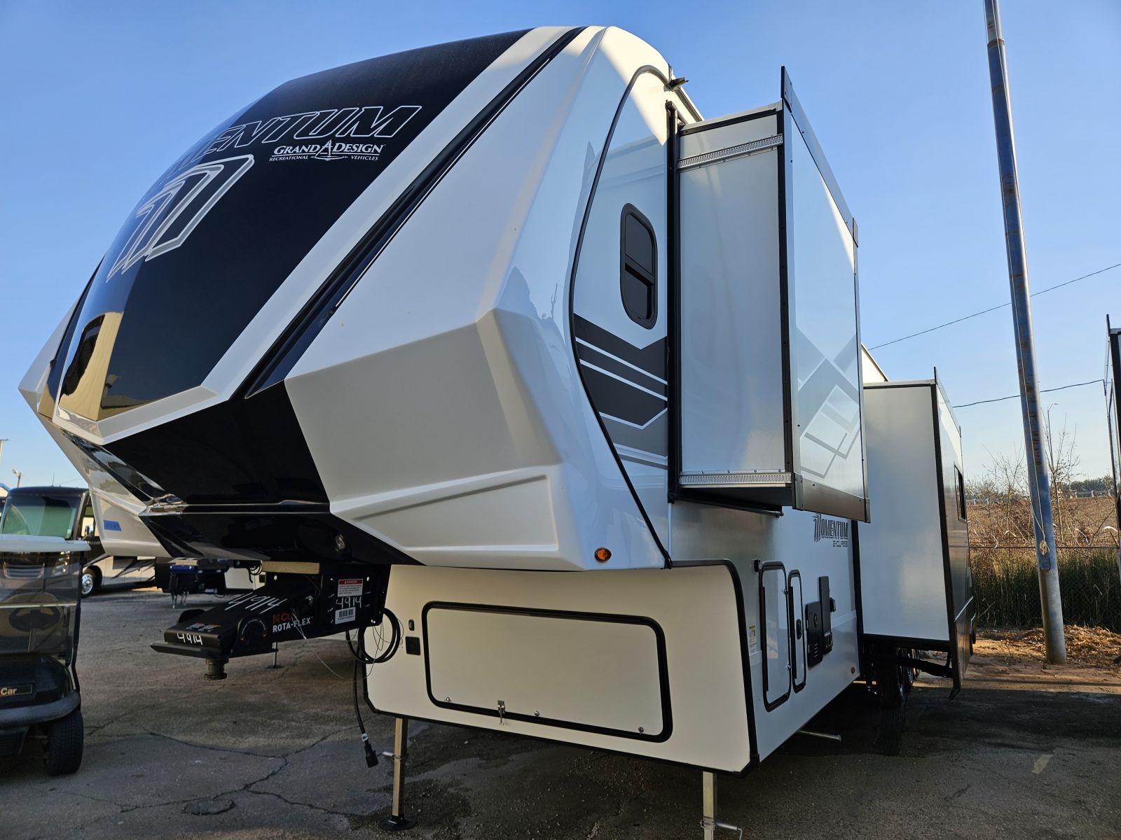 2026 Grand Design 2026 Grand Design Momentum G-Class - thumbnail 3