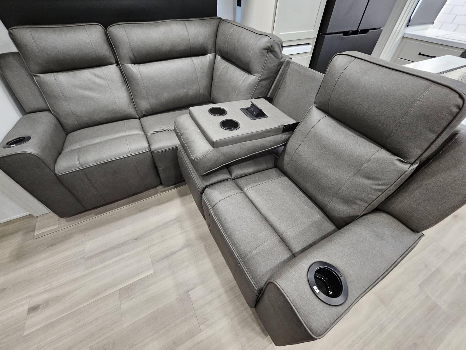 2026 Grand Design 2026 Grand Design Momentum G-Class - thumbnail 7