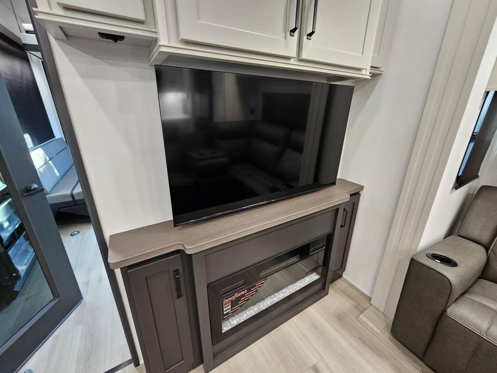 2026 Grand Design 2026 Grand Design Momentum G-Class - thumbnail 8