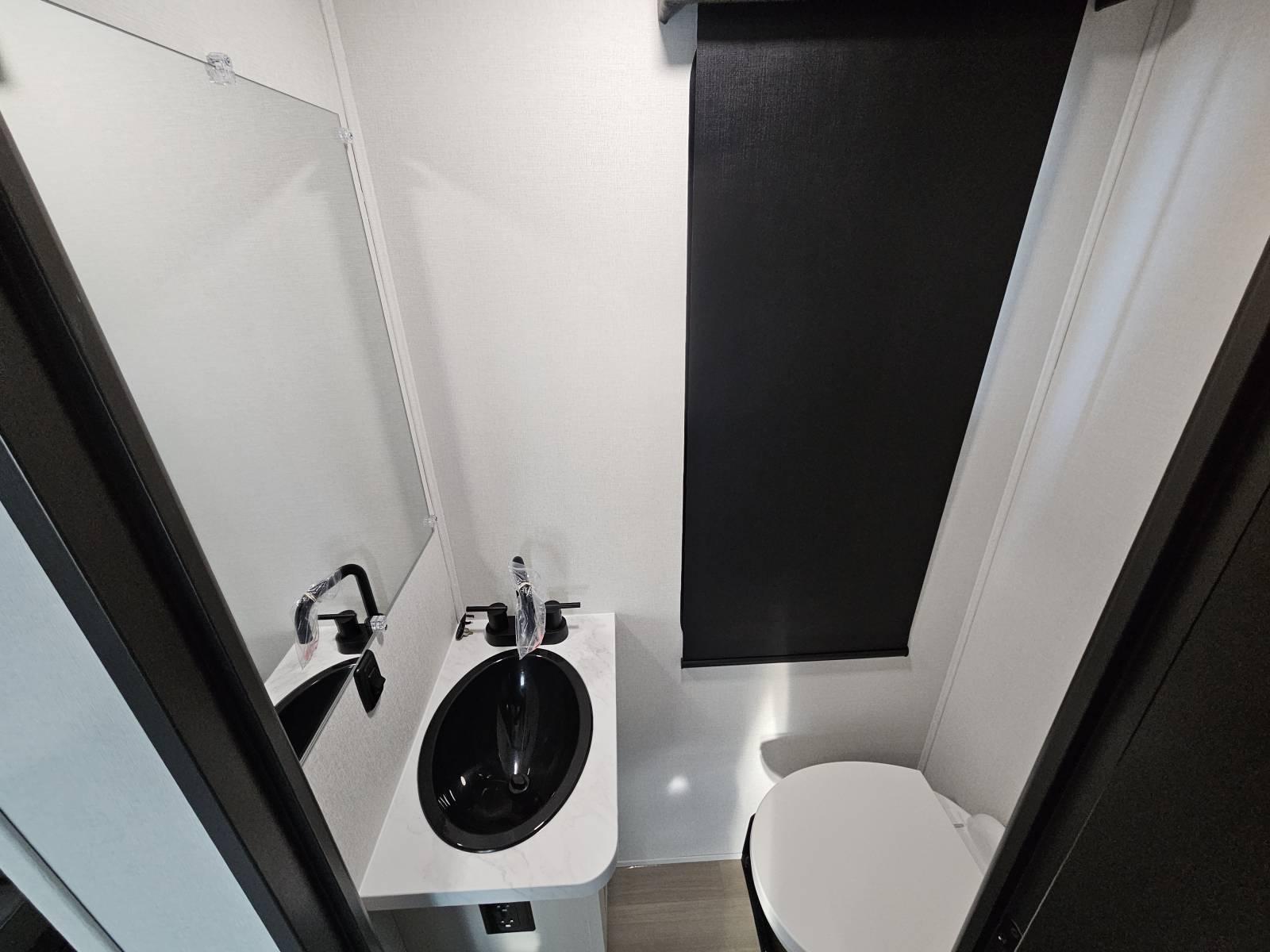 2026 Grand Design 2026 Grand Design Momentum G-Class - thumbnail 28