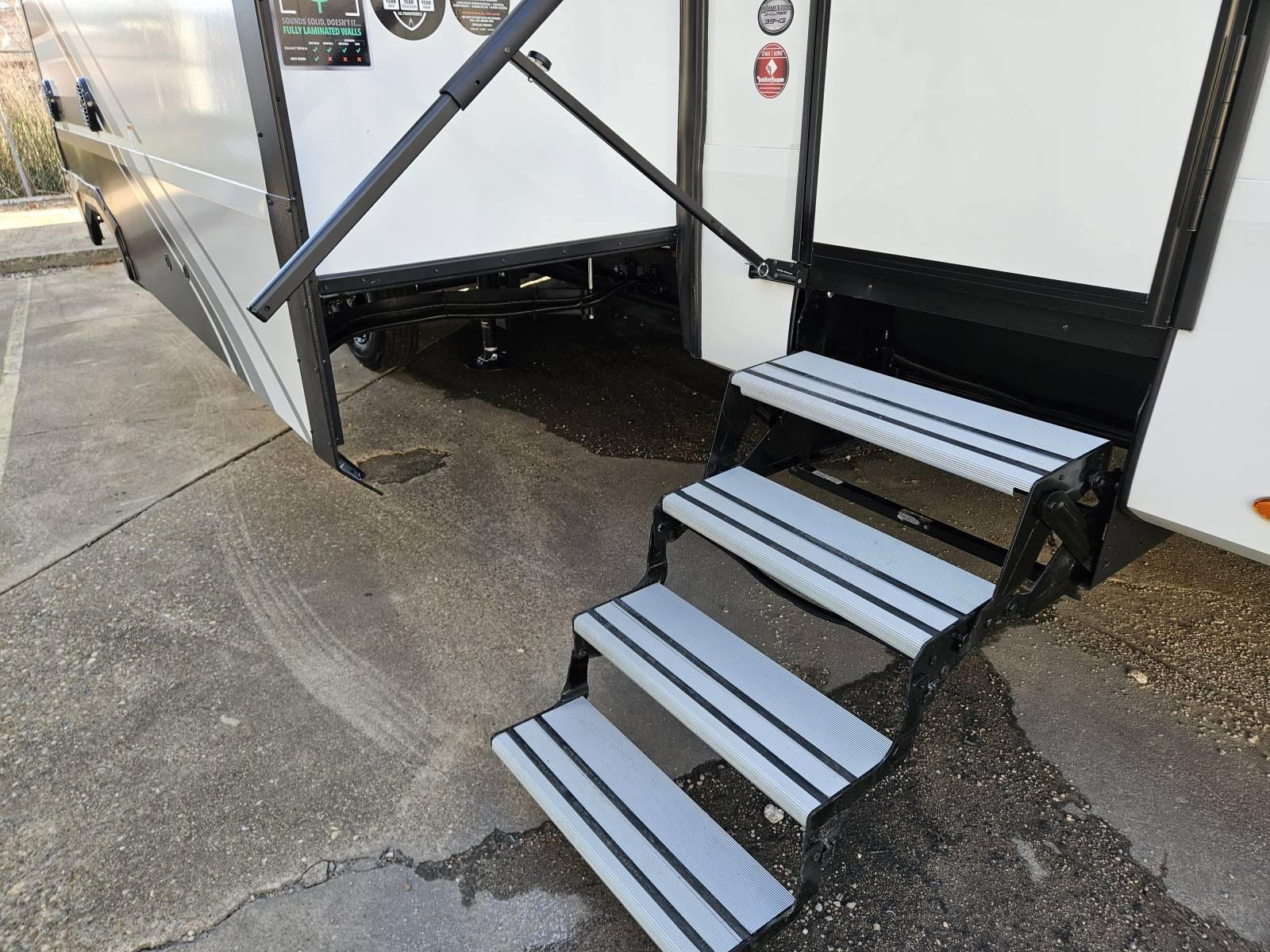 2026 Grand Design 2026 Grand Design Momentum G-Class - thumbnail 33