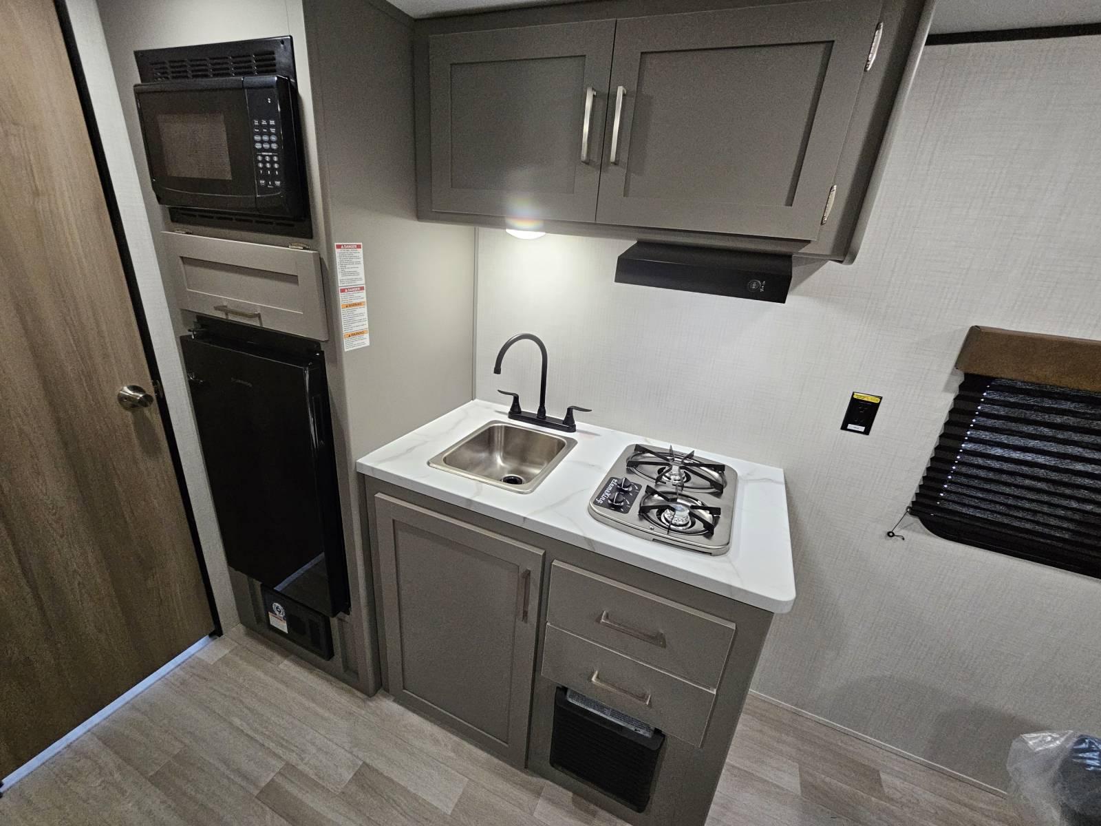 2026 Keystone 2026 Keystone Hideout - thumbnail 6