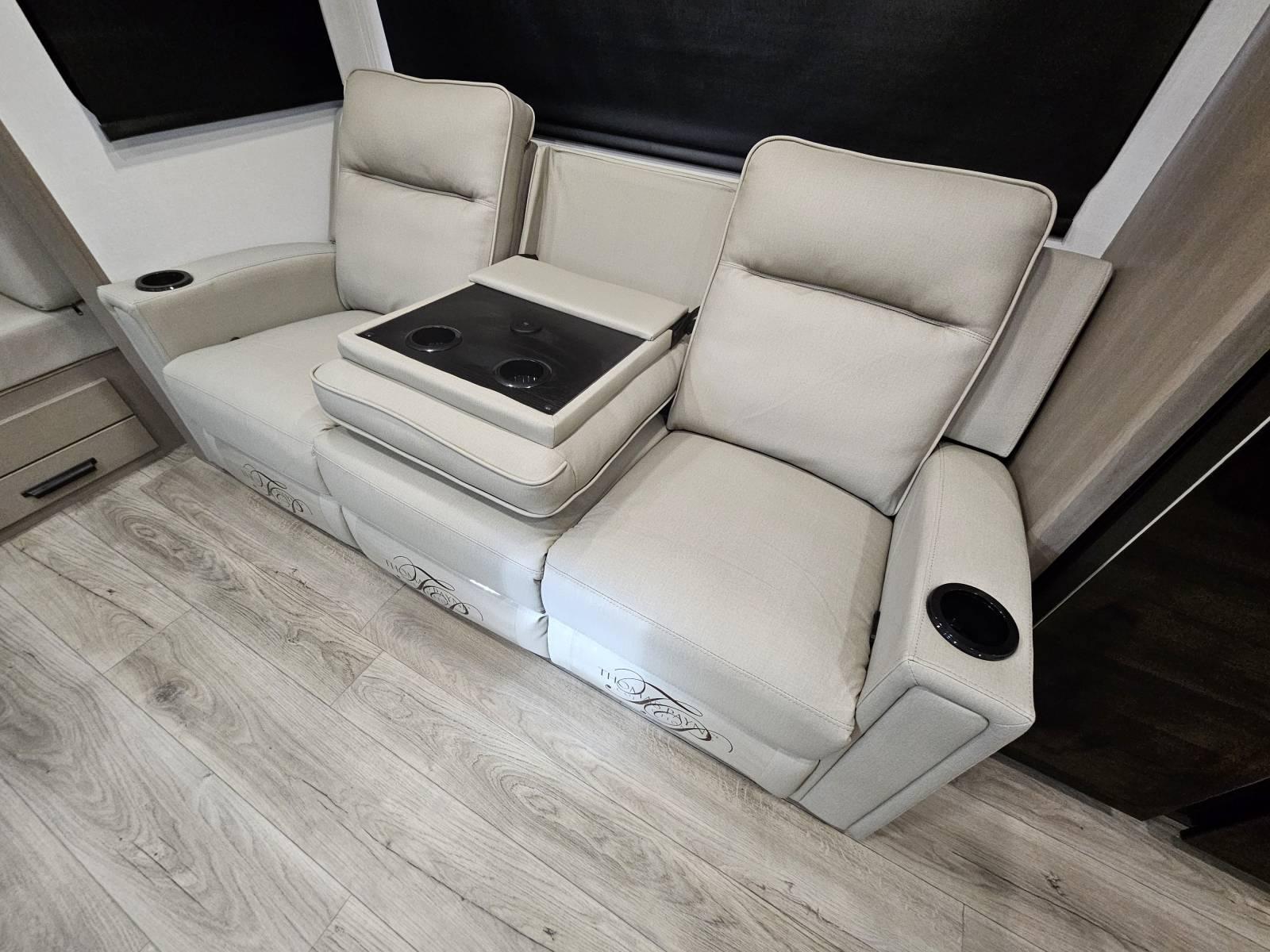 2026 Grand Design 2026 Grand Design Reflection 150 Series - thumbnail 7