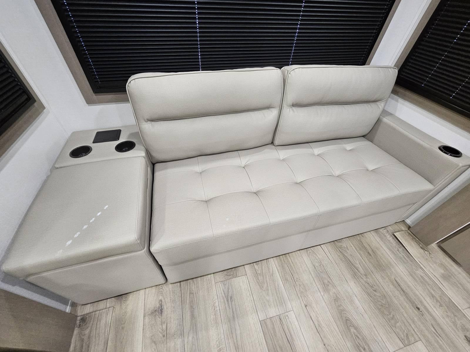 2026 Grand Design 2026 Grand Design Reflection - thumbnail 6