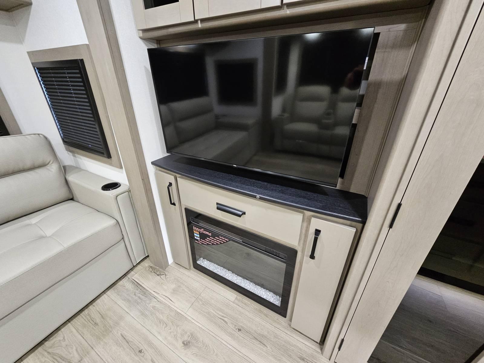 2026 Grand Design 2026 Grand Design Reflection - thumbnail 9