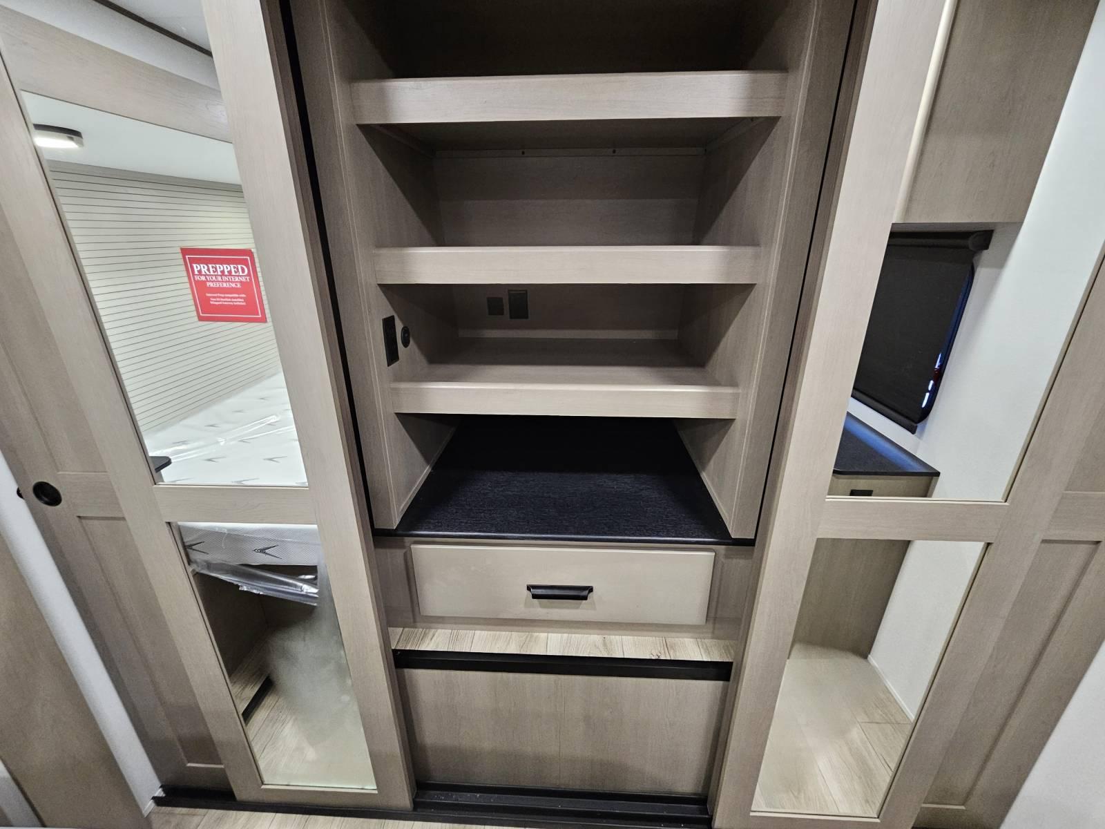 2026 Grand Design 2026 Grand Design Reflection - thumbnail 19