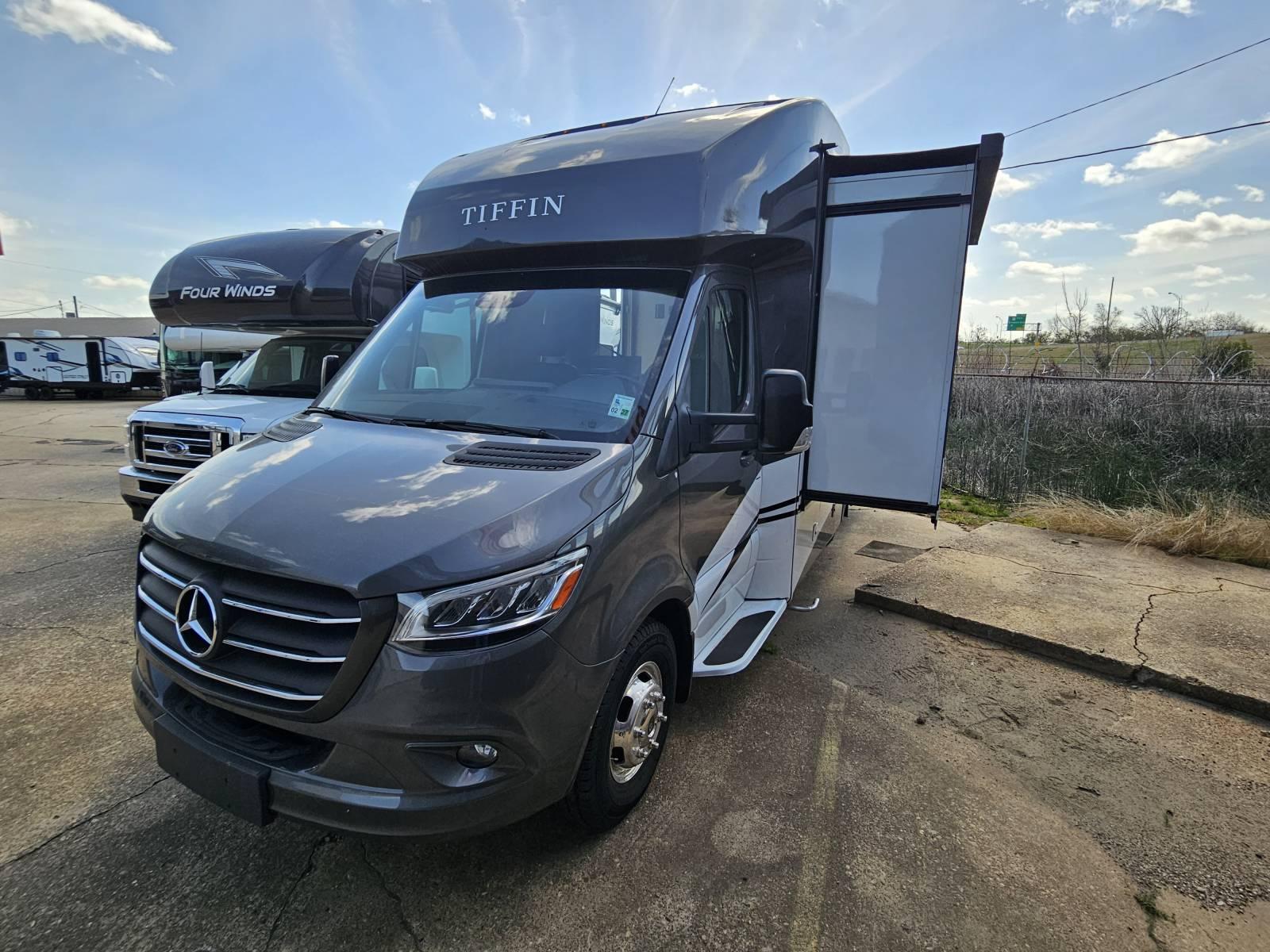 2023 Tiffin 2023 Tiffin Wayfarer - thumbnail 2