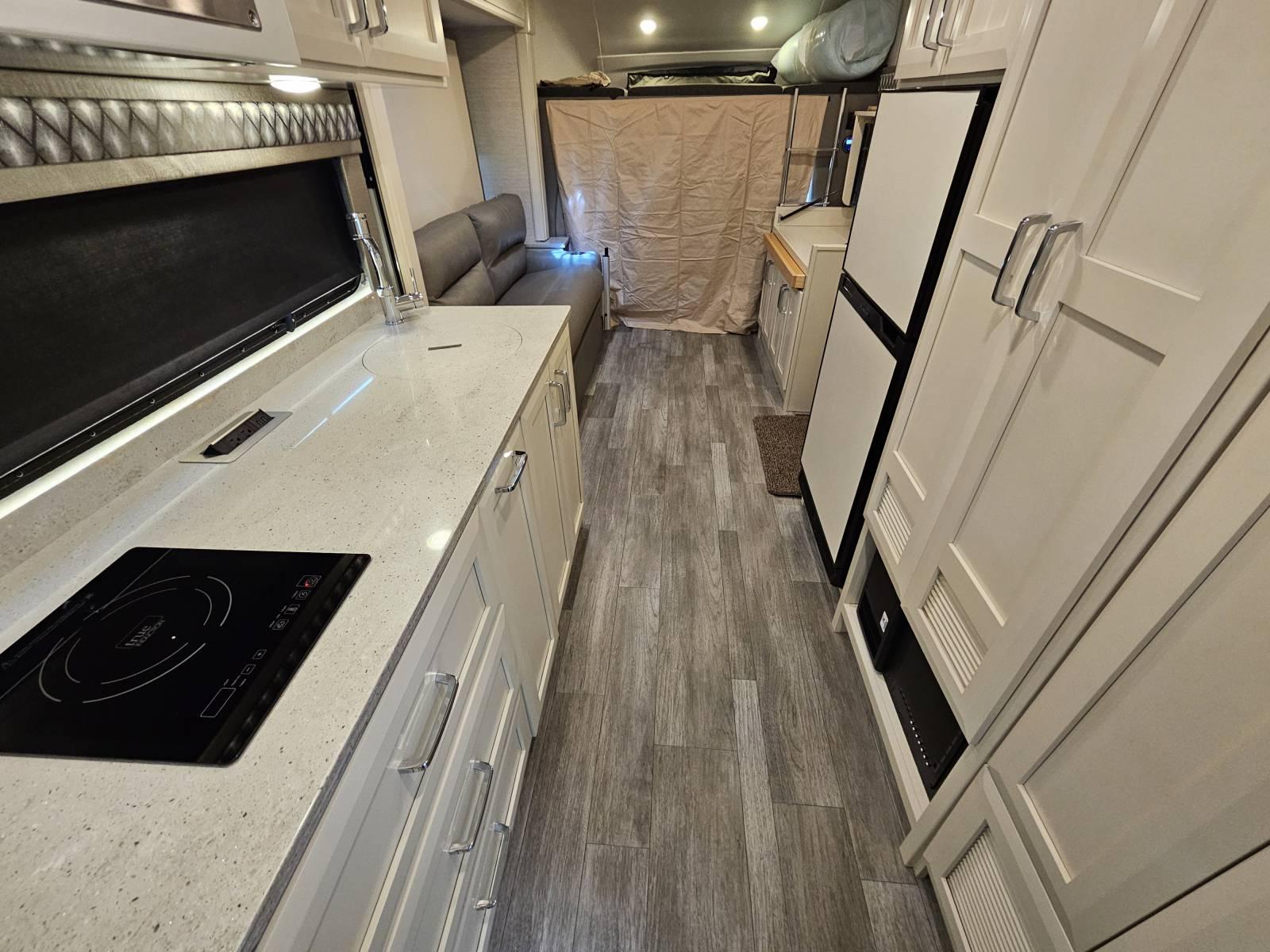 2023 Tiffin 2023 Tiffin Wayfarer - thumbnail 4