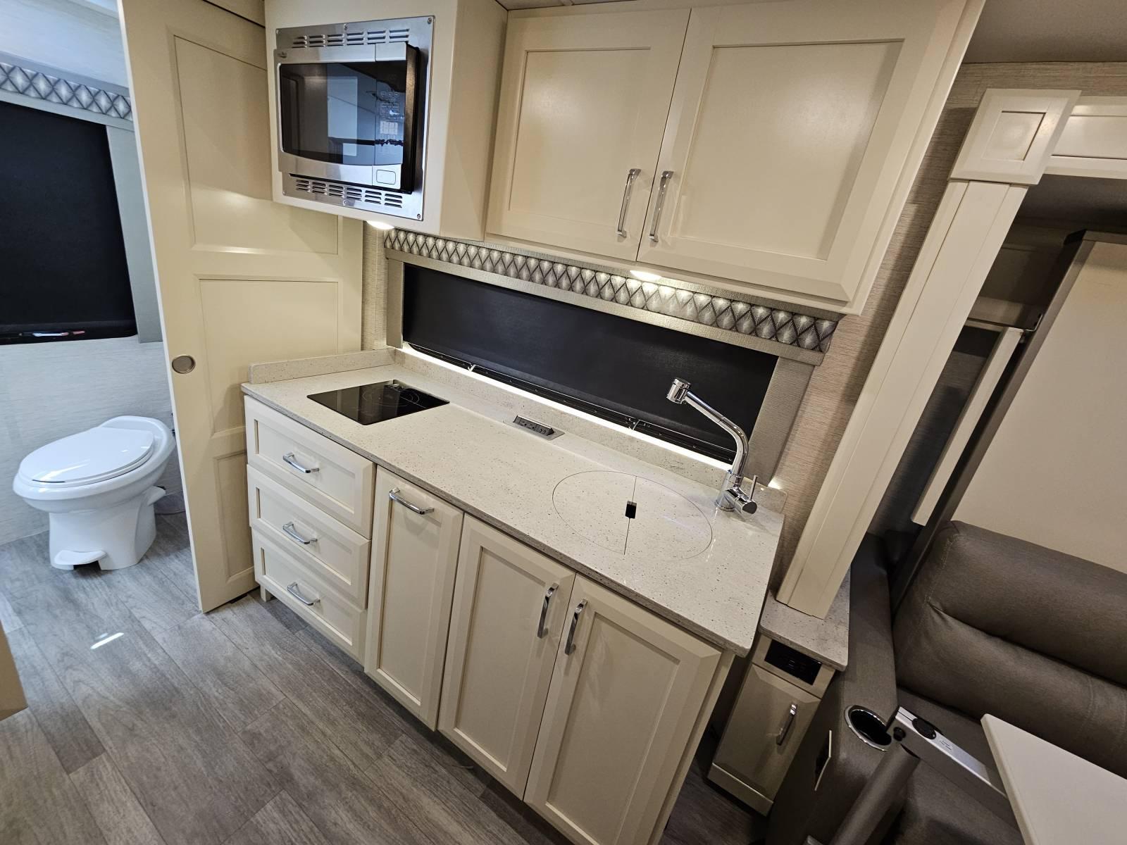 2023 Tiffin 2023 Tiffin Wayfarer - thumbnail 8