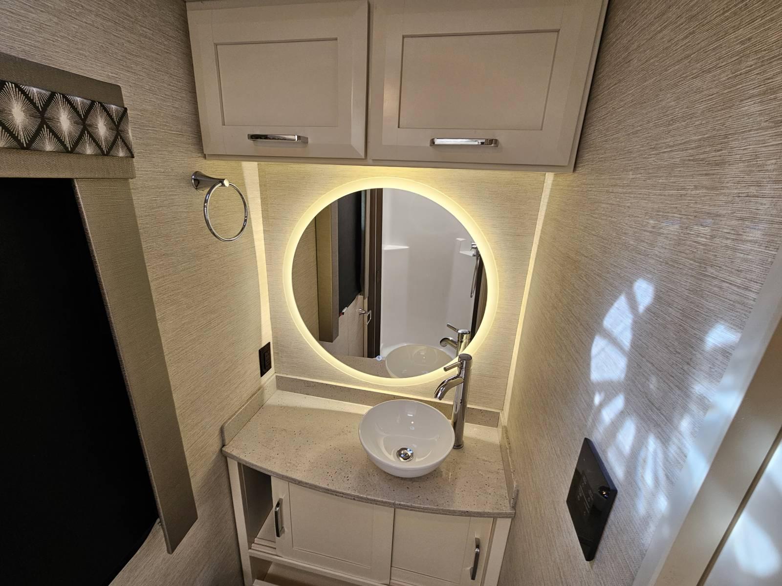 2023 Tiffin 2023 Tiffin Wayfarer - thumbnail 16