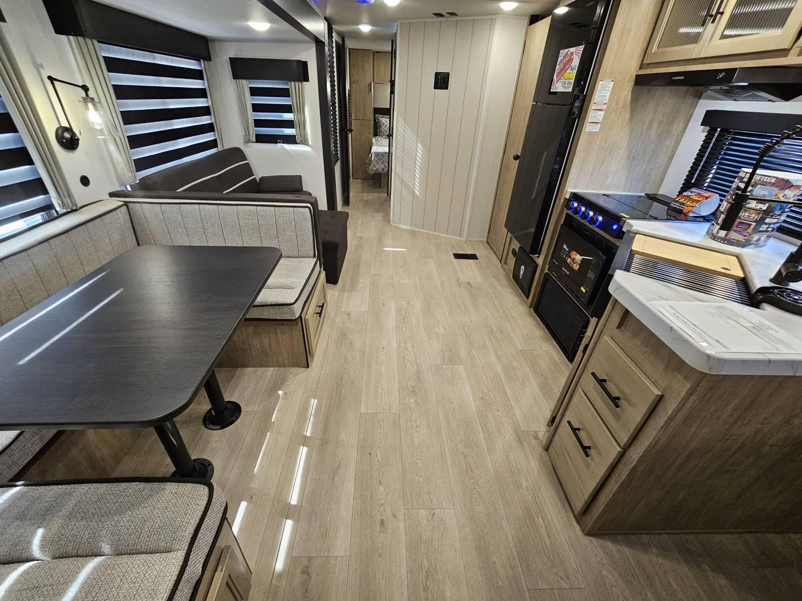 2026 Forest River 2026 Forest River Cherokee Grey Wolf - thumbnail 4