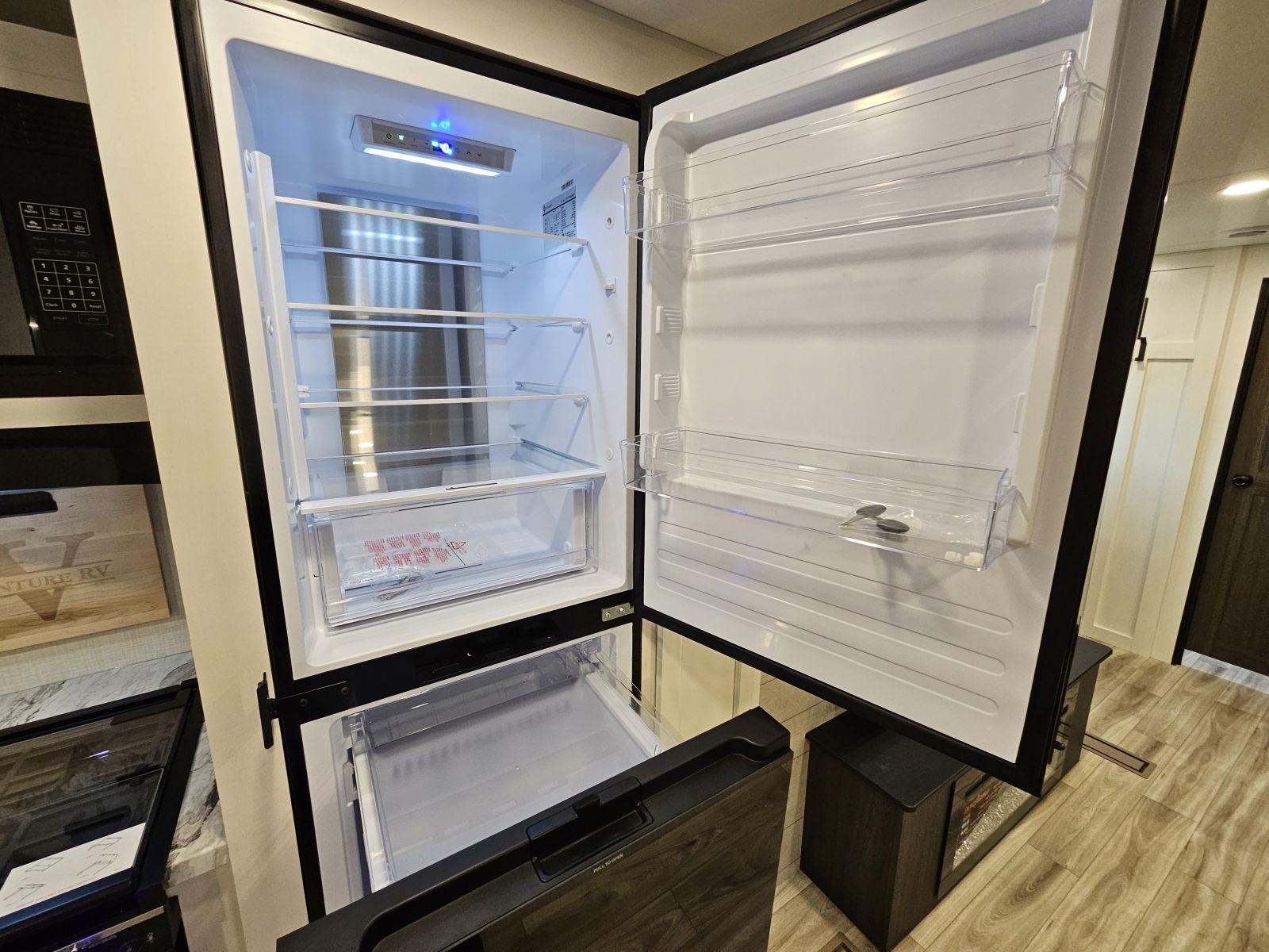 2026 Venture RV 2026 Venture RV SportTrek - thumbnail 11