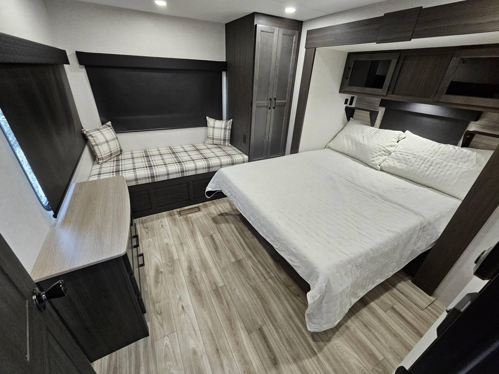 2026 Venture RV 2026 Venture RV SportTrek - thumbnail 15