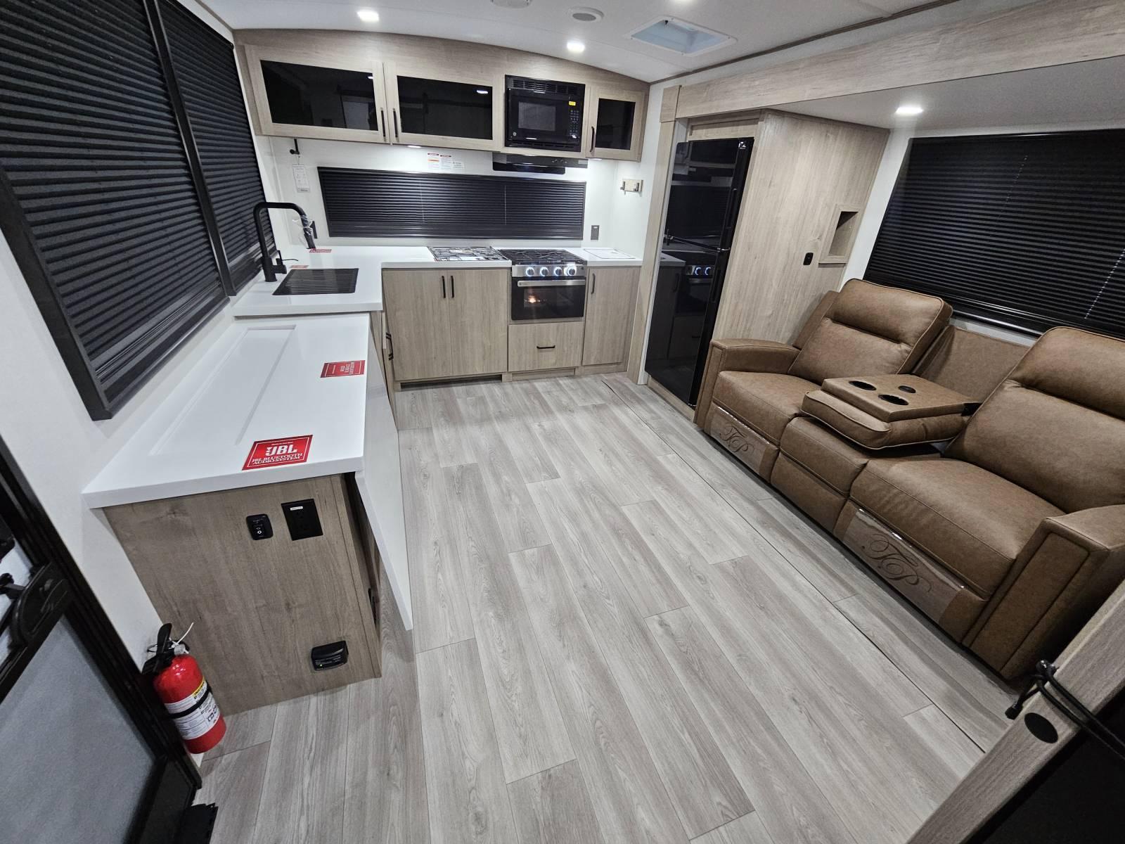 2026 Grand Design 2026 Grand Design Imagine - thumbnail 4