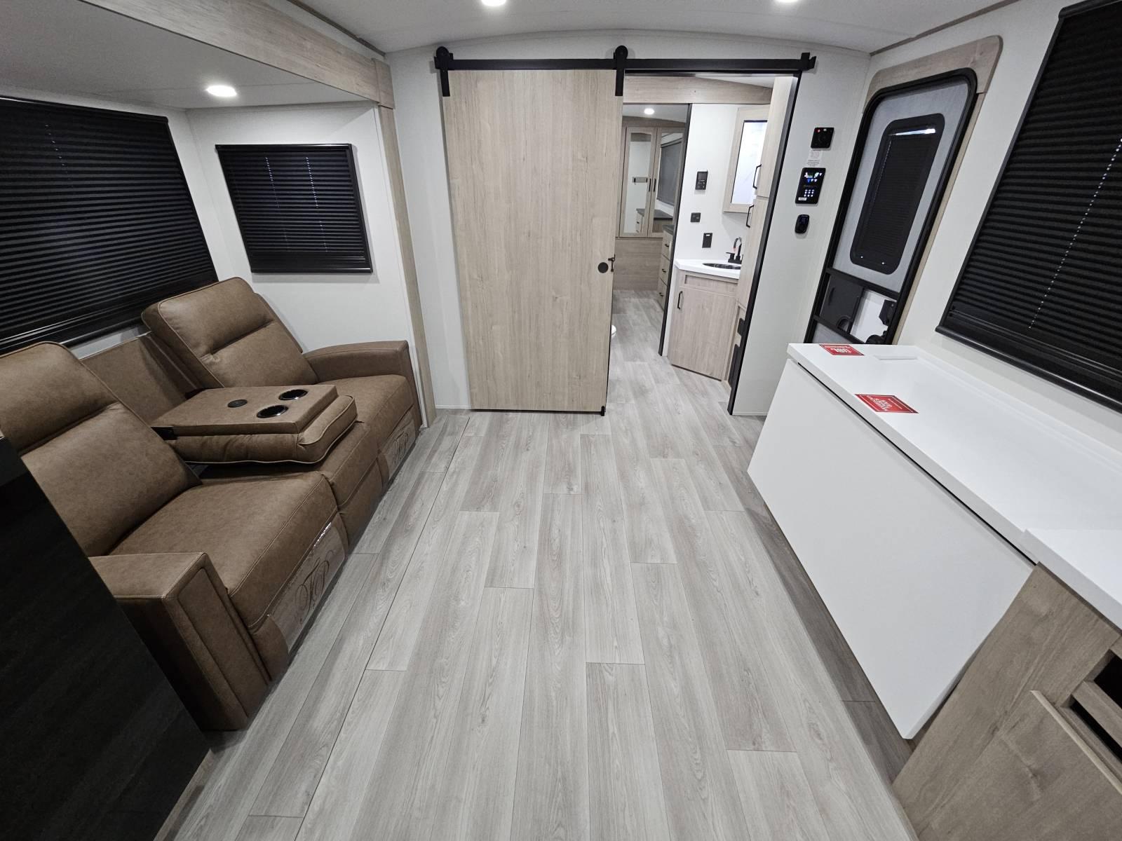 2026 Grand Design 2026 Grand Design Imagine - thumbnail 5