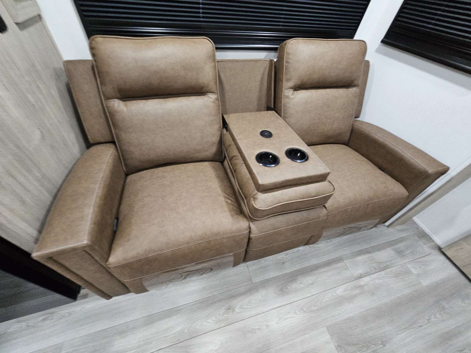 2026 Grand Design 2026 Grand Design Imagine - thumbnail 6