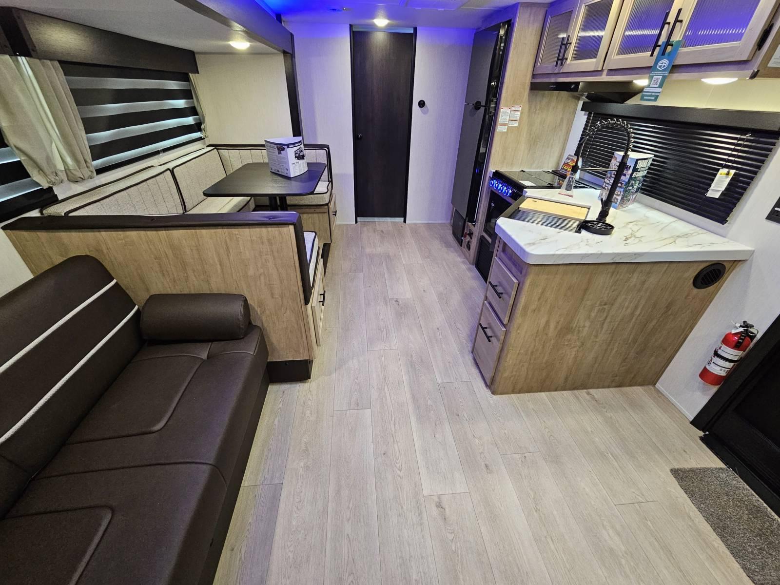 2026 Forest River 2026 Forest River Cherokee Grey Wolf - thumbnail 4