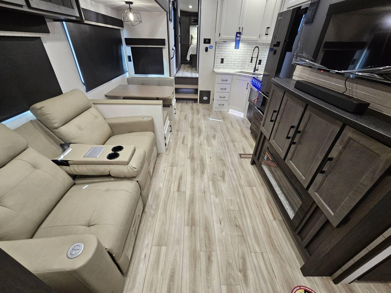 2026 Venture RV 2026 Venture RV SportTrek - thumbnail 4