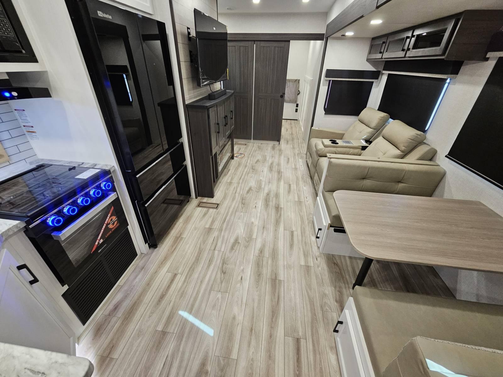 2026 Venture RV 2026 Venture RV SportTrek - thumbnail 5