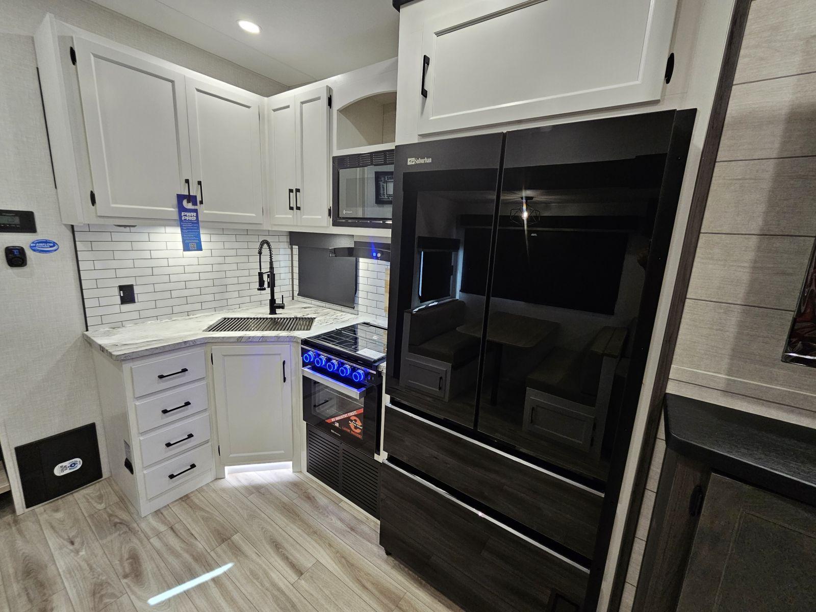 2026 Venture RV 2026 Venture RV SportTrek - thumbnail 9