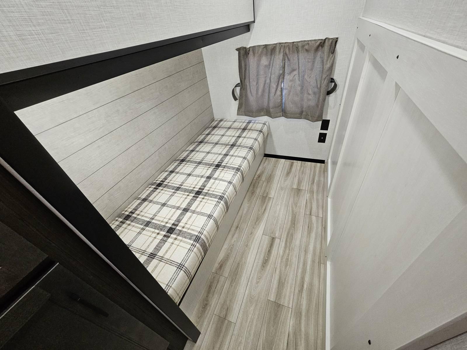 2026 Venture RV 2026 Venture RV SportTrek - thumbnail 19