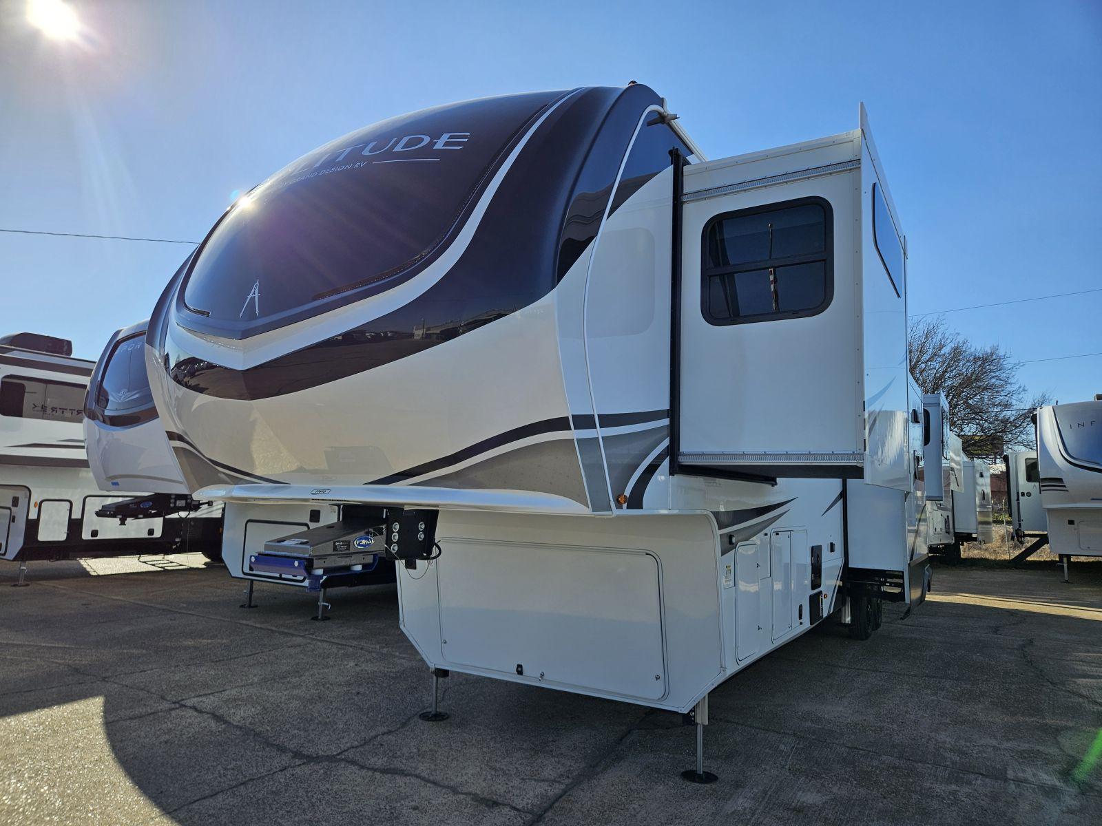 2026 Grand Design 2026 Grand Design Solitude - thumbnail 3