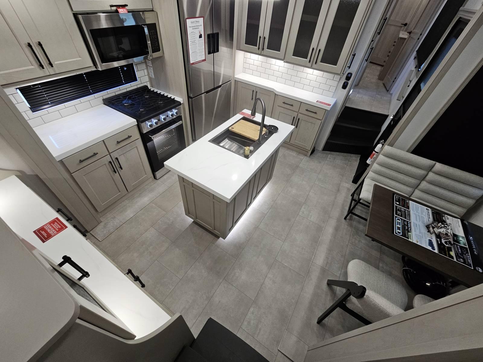 2026 Grand Design 2026 Grand Design Solitude - thumbnail 11