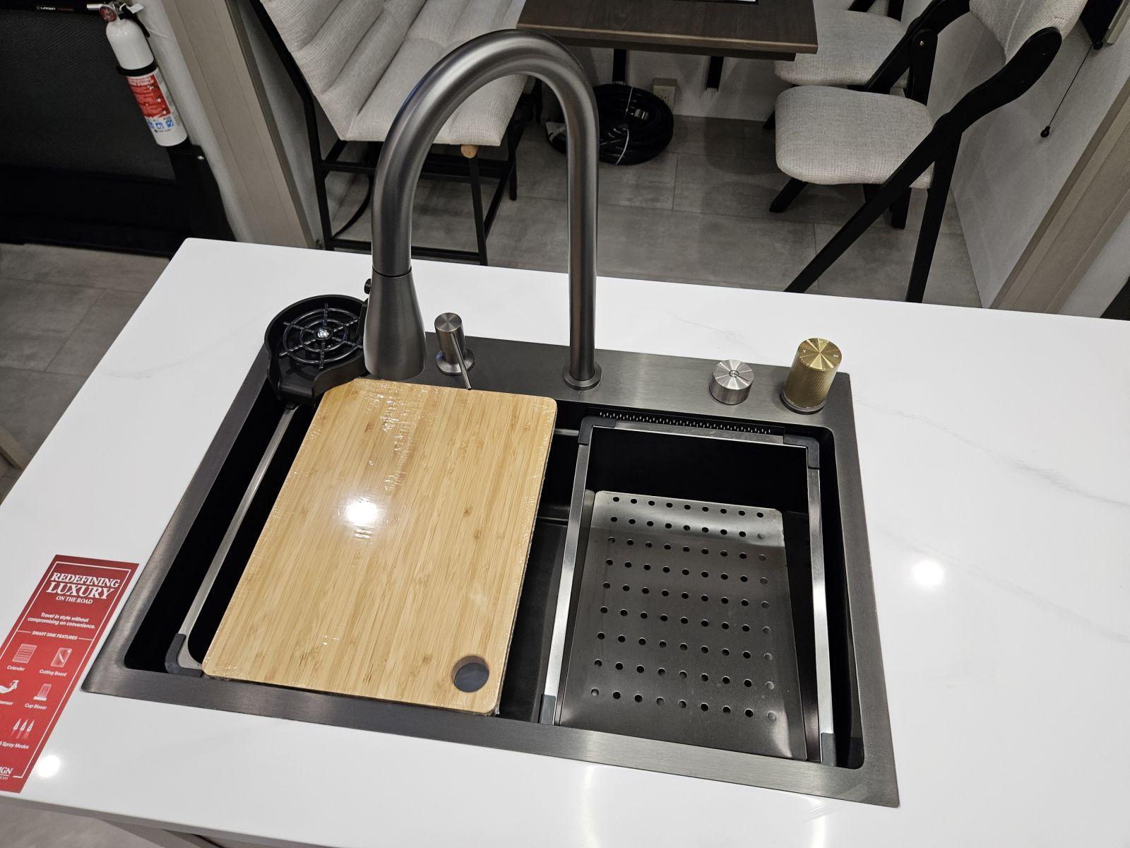 2026 Grand Design 2026 Grand Design Solitude - thumbnail 14