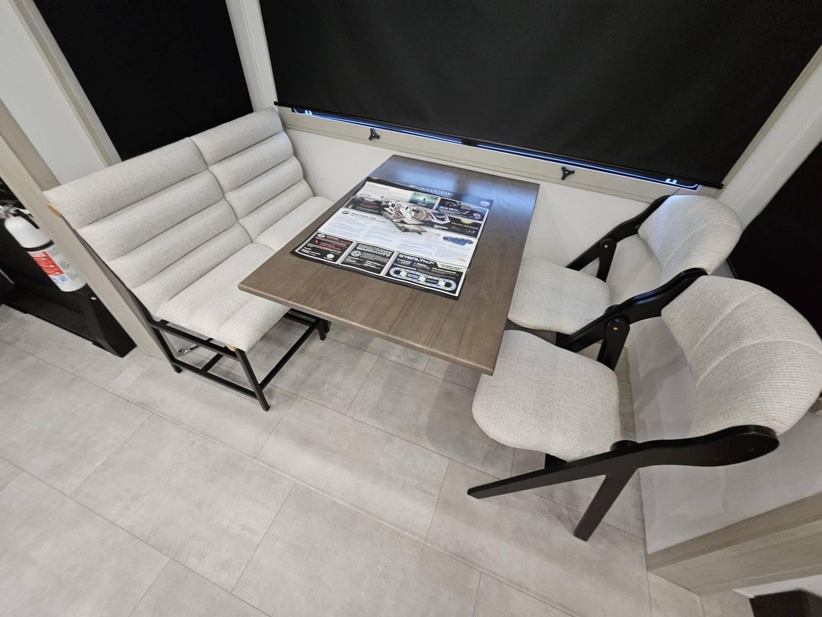 2026 Grand Design 2026 Grand Design Solitude - thumbnail 18