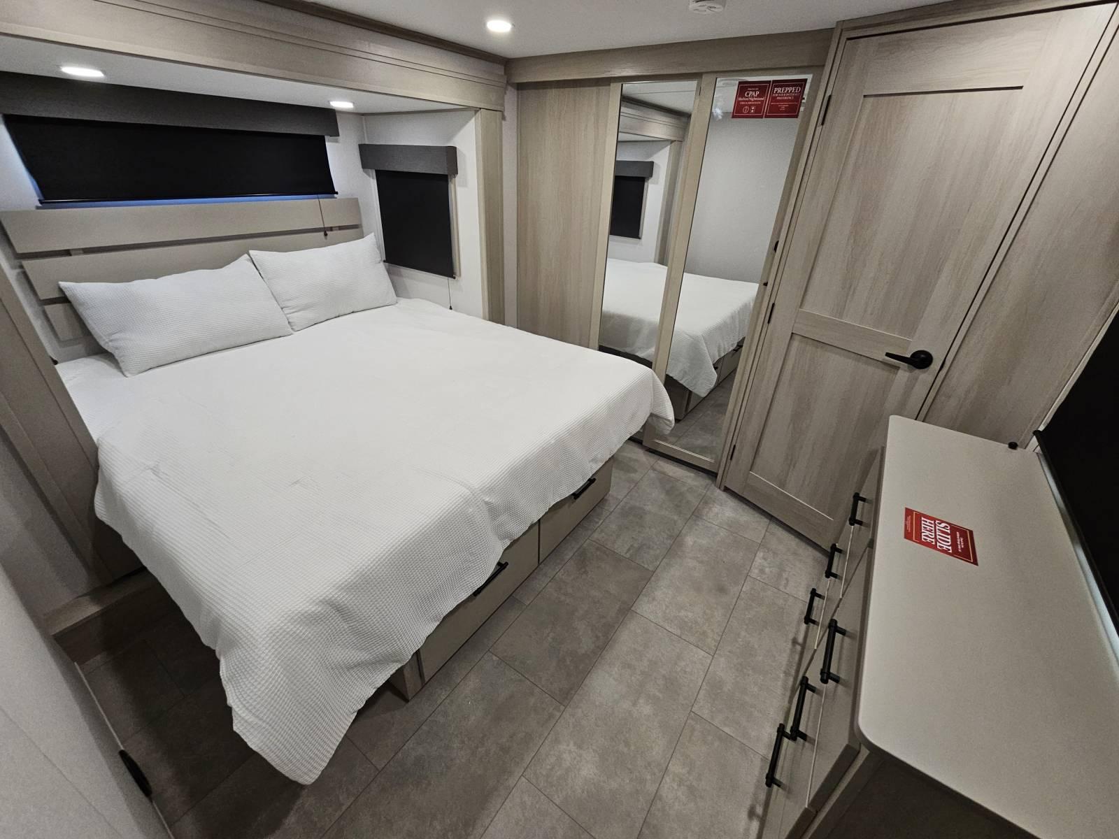 2026 Grand Design 2026 Grand Design Solitude - thumbnail 19