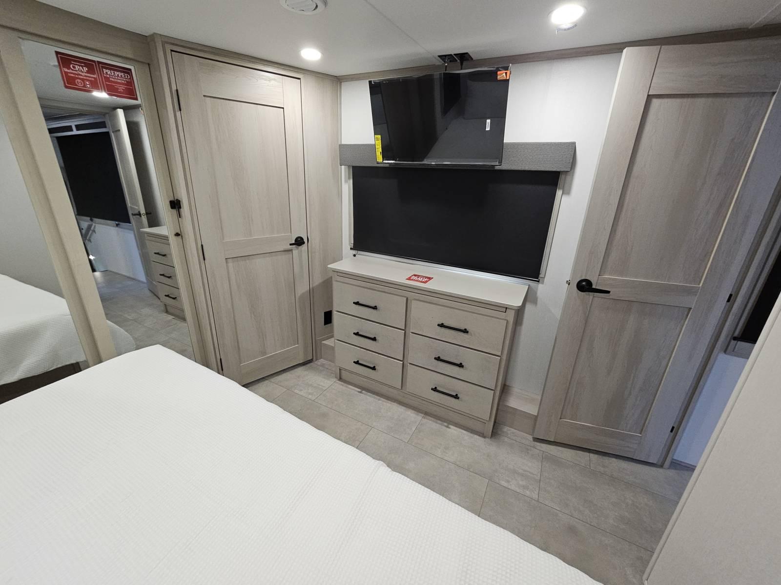 2026 Grand Design 2026 Grand Design Solitude - thumbnail 20