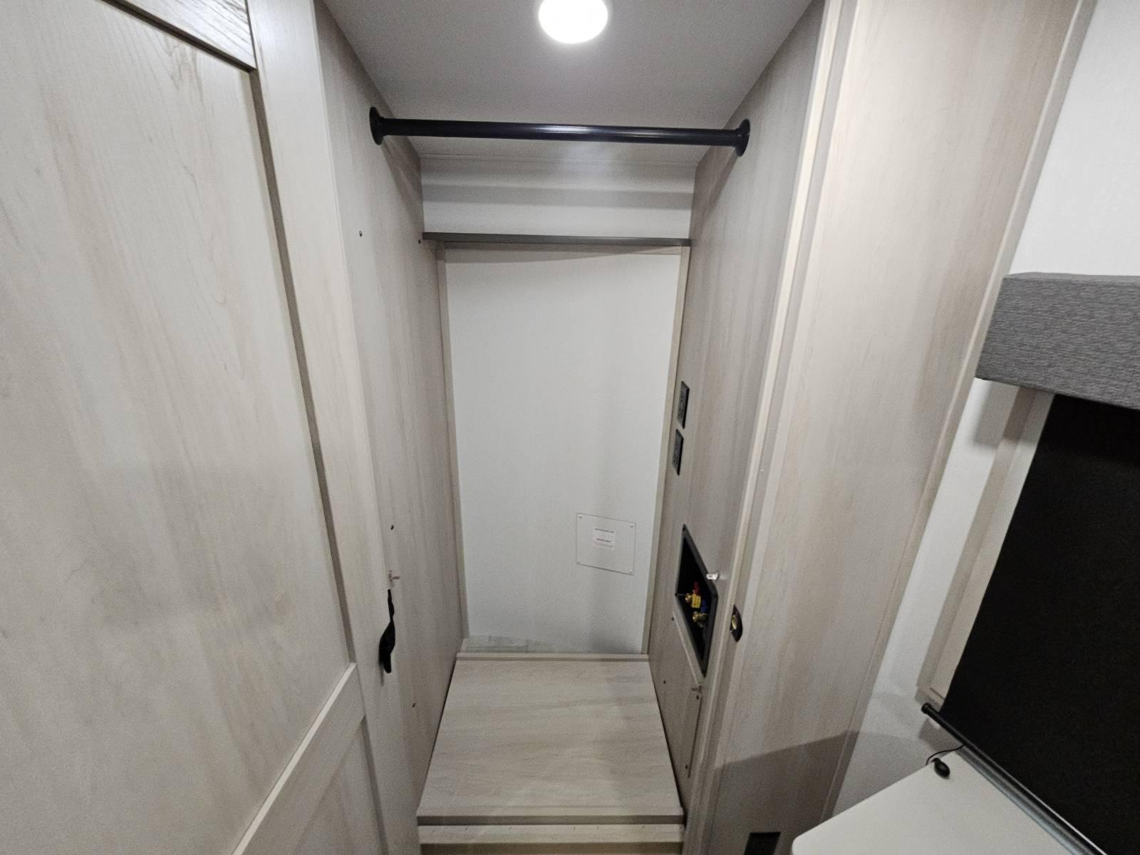 2026 Grand Design 2026 Grand Design Solitude - thumbnail 22