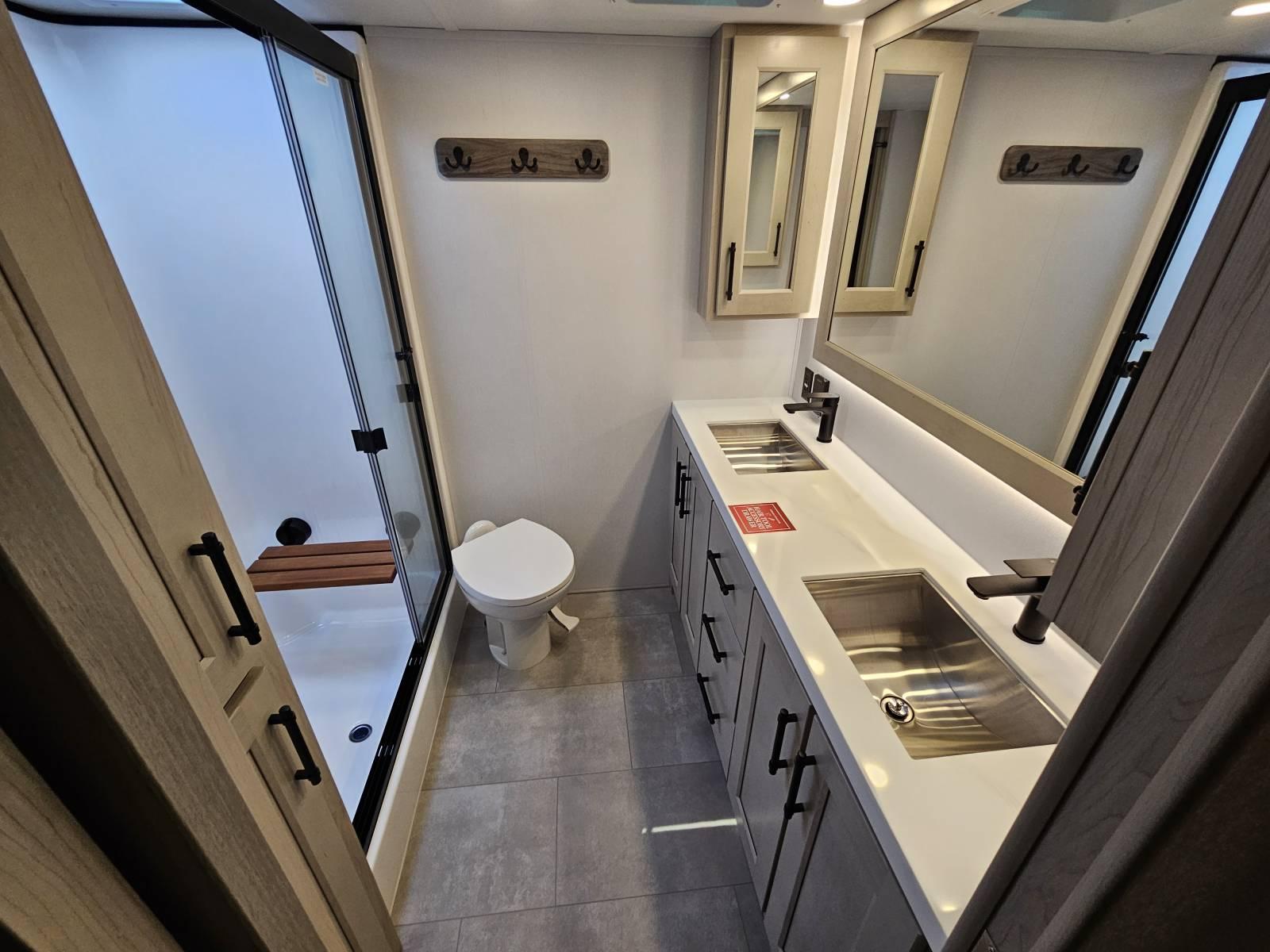 2026 Grand Design 2026 Grand Design Solitude - thumbnail 24