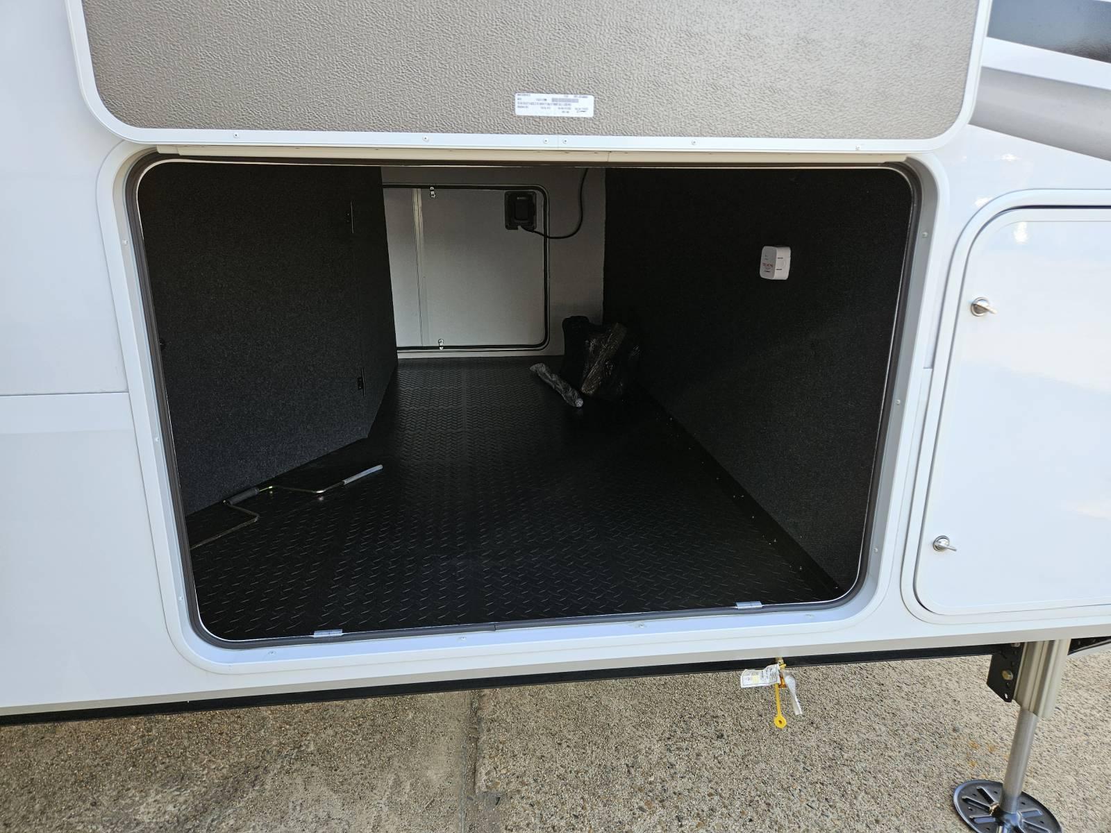 2026 Grand Design 2026 Grand Design Solitude - thumbnail 28