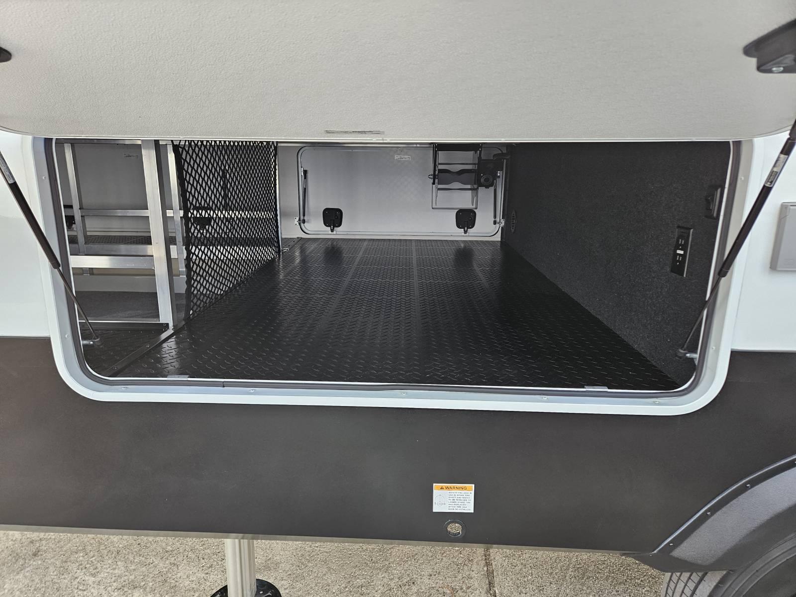 2026 Grand Design 2026 Grand Design Solitude - thumbnail 31