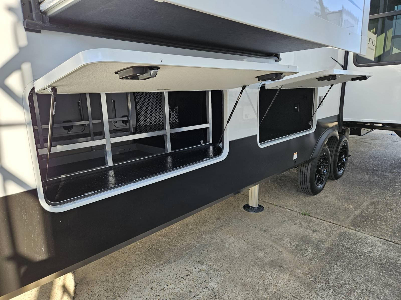 2026 Grand Design 2026 Grand Design Solitude - thumbnail 33