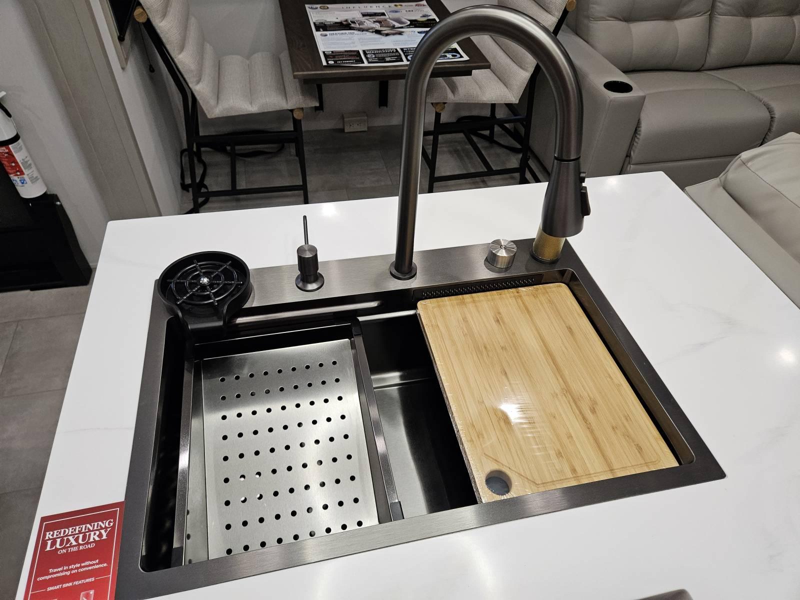 2026 Grand Design 2026 Grand Design Solitude - thumbnail 12