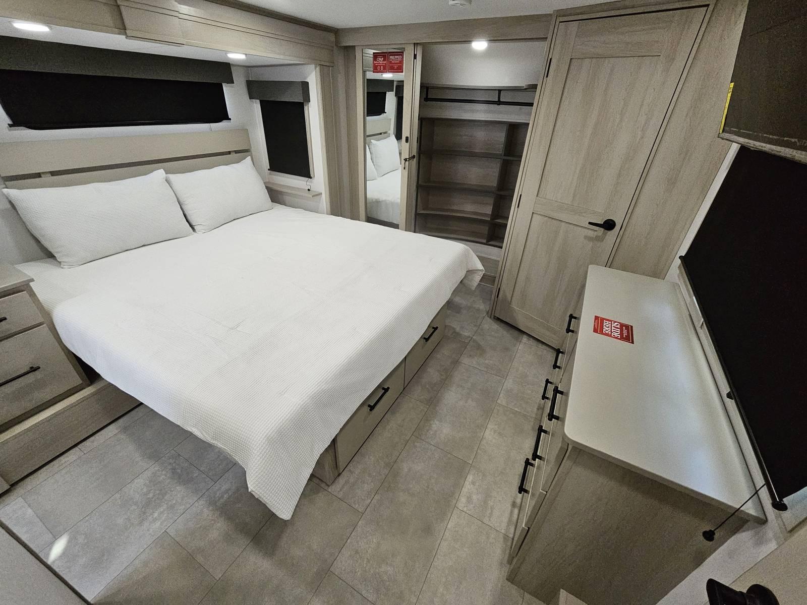 2026 Grand Design 2026 Grand Design Solitude - thumbnail 17