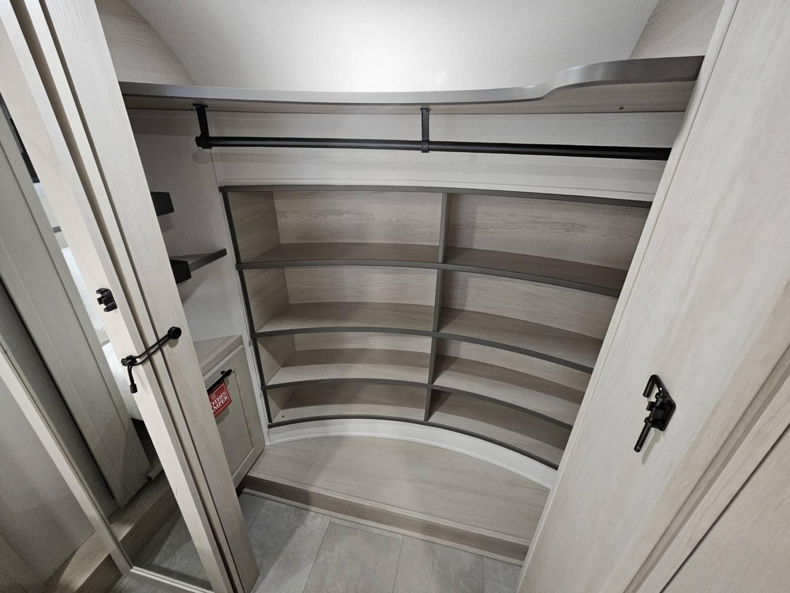 2026 Grand Design 2026 Grand Design Solitude - thumbnail 20