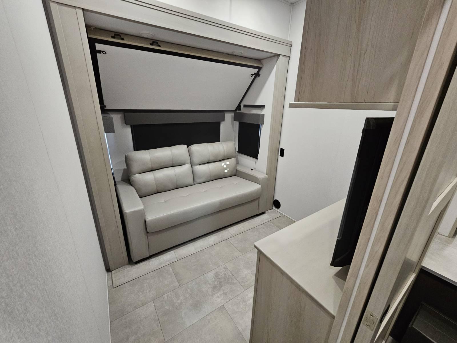 2026 Grand Design 2026 Grand Design Solitude - thumbnail 25