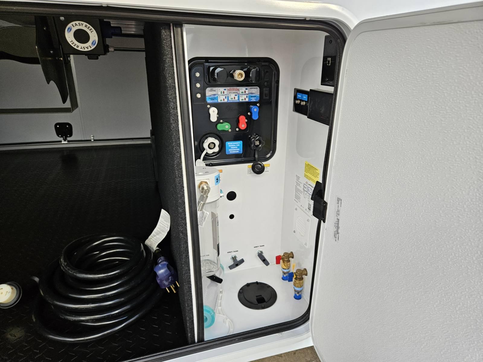 2026 Grand Design 2026 Grand Design Solitude - thumbnail 38