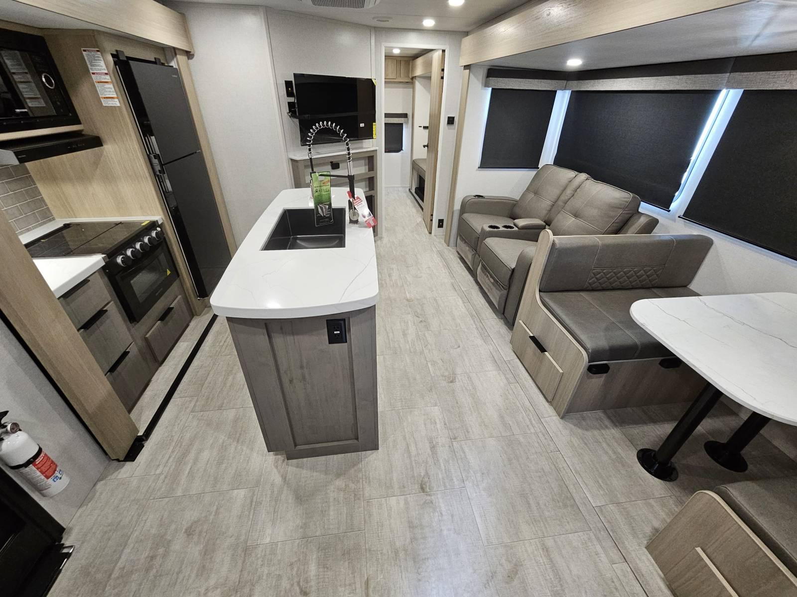 2026 Dutchmen 2026 Dutchmen Kodiak Ultimate - thumbnail 4