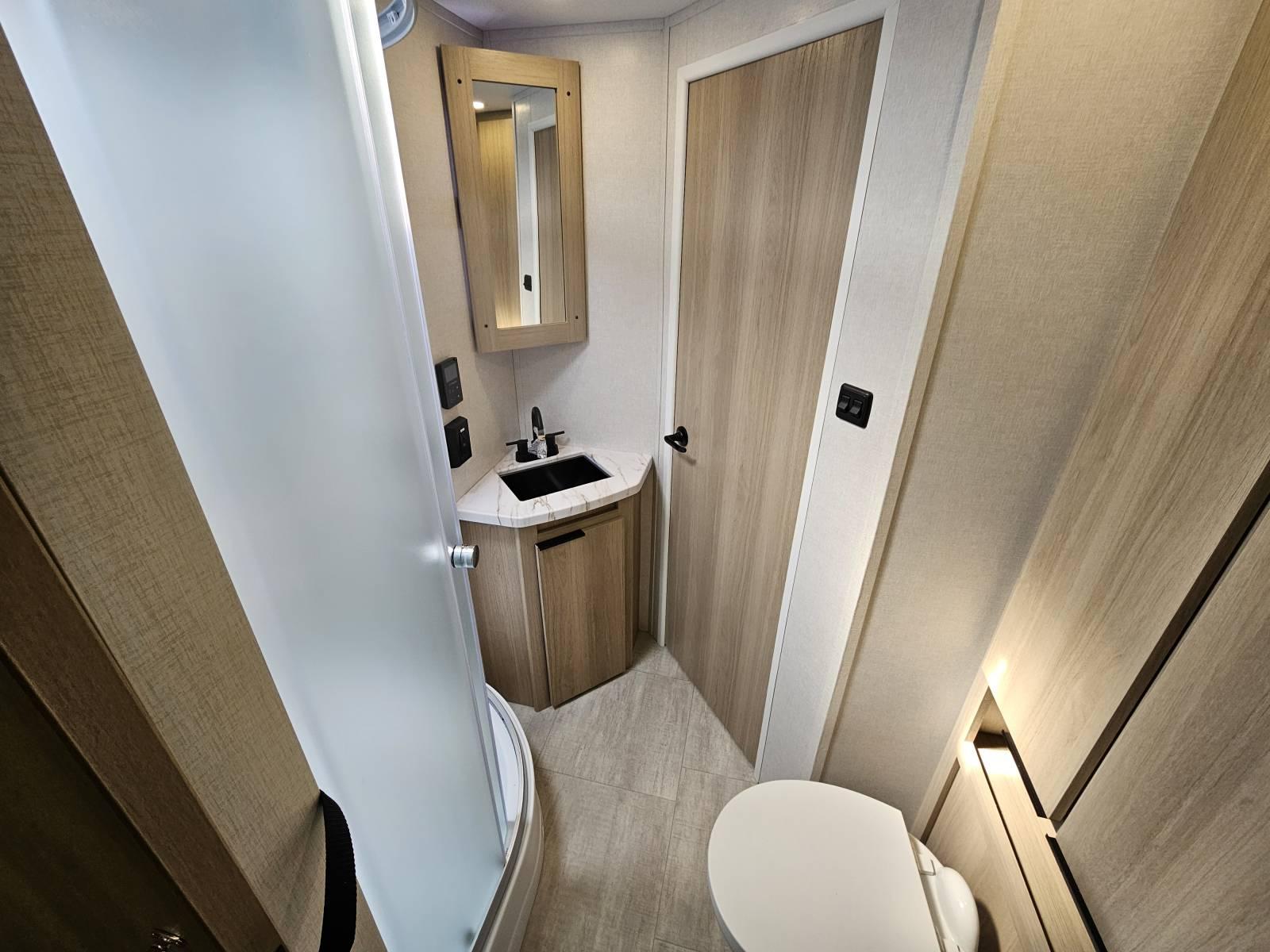 2026 Dutchmen 2026 Dutchmen Kodiak Ultimate - thumbnail 16